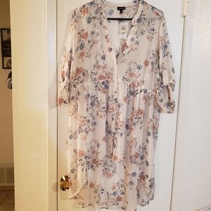Torrid Floral Sheer Hi/Low Top Size 1